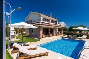DeLuxe Villa Suza